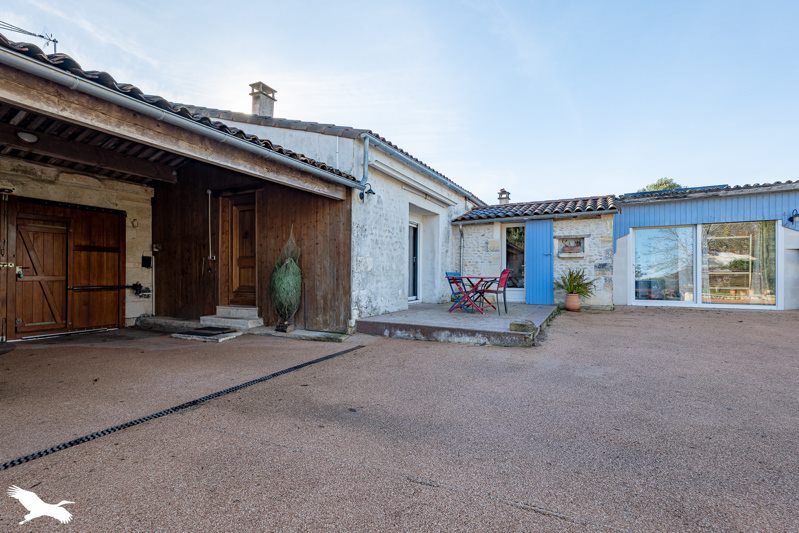 Vente Maison ST GEORGES DES COTEAUX - 5 pièces -114 m² - (17810)