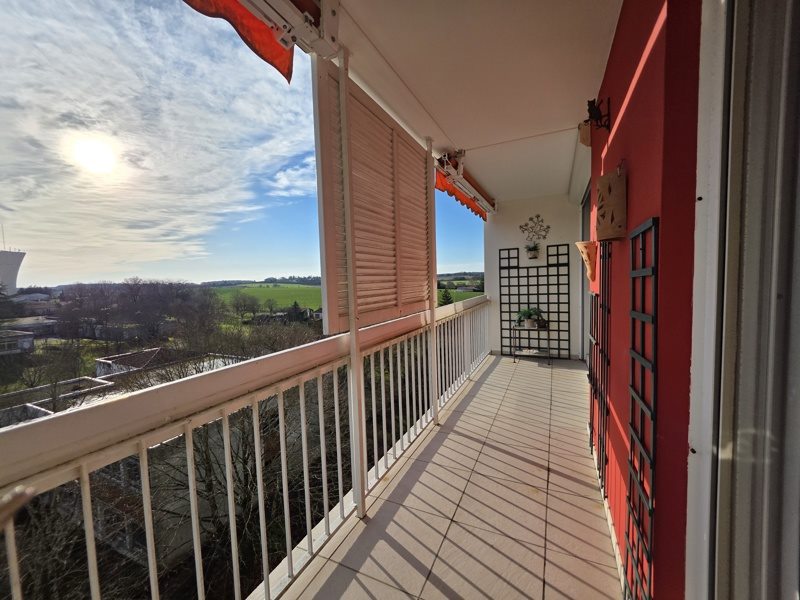 Vente Appartement SAINTES - 3 pièces -80 m² - (17100)