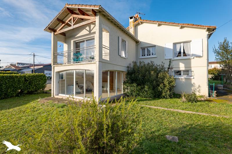 Vente Maison SAINTES - 4 pièces -140 m² - (17100)
