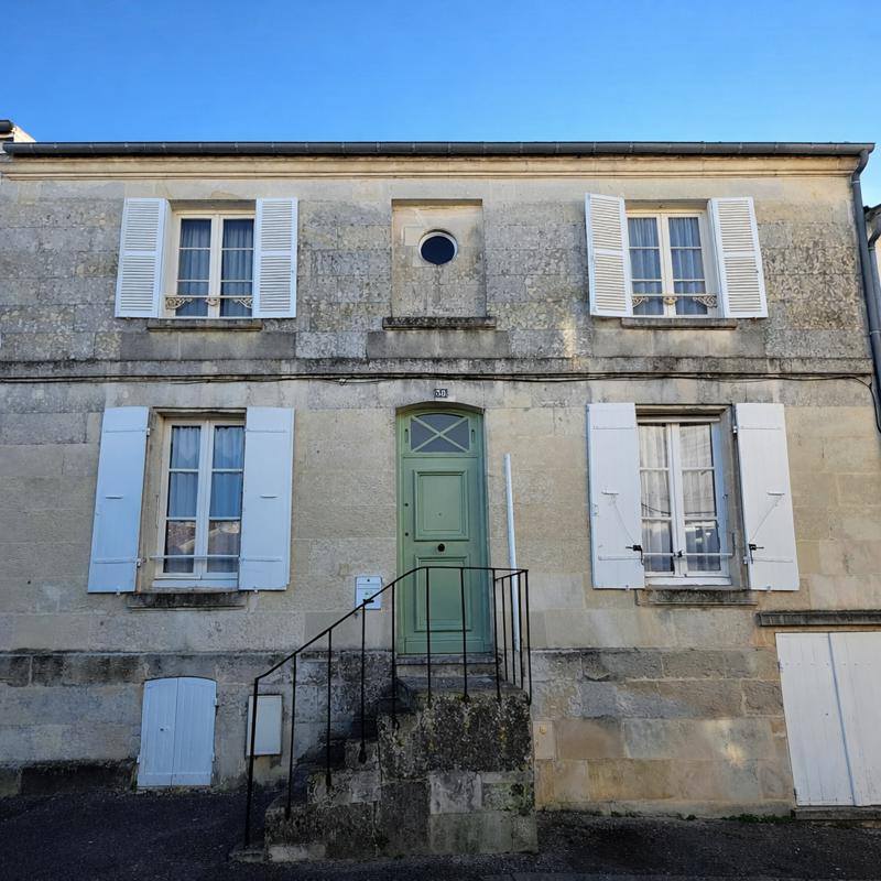 Vente Maison SAINTES - 5 pièces -123 m² - (17100)