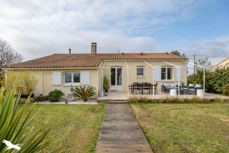 Vente Maison VARZAY - 4 pièces -105 m² - (17460)