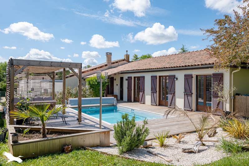 Vente Maison ST GEORGES DES COTEAUX - 5 pièces -135 m² - (17810)