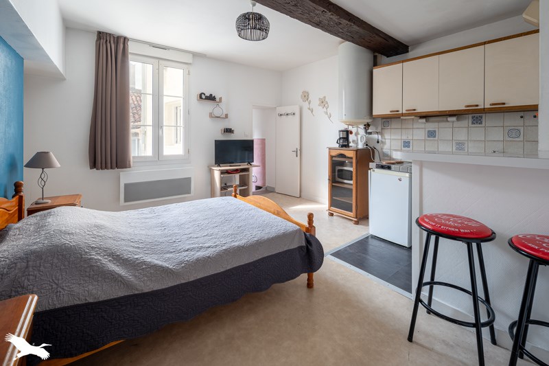 Vente Immeuble SAINTES - -  200 m² - (17100)