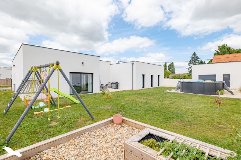 Vente Maison THENAC - 6 pièces -180 m² - (17460)