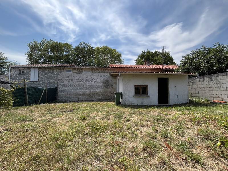 Vente Maison SAINTES - 5 pièces -131 m² - (17100)