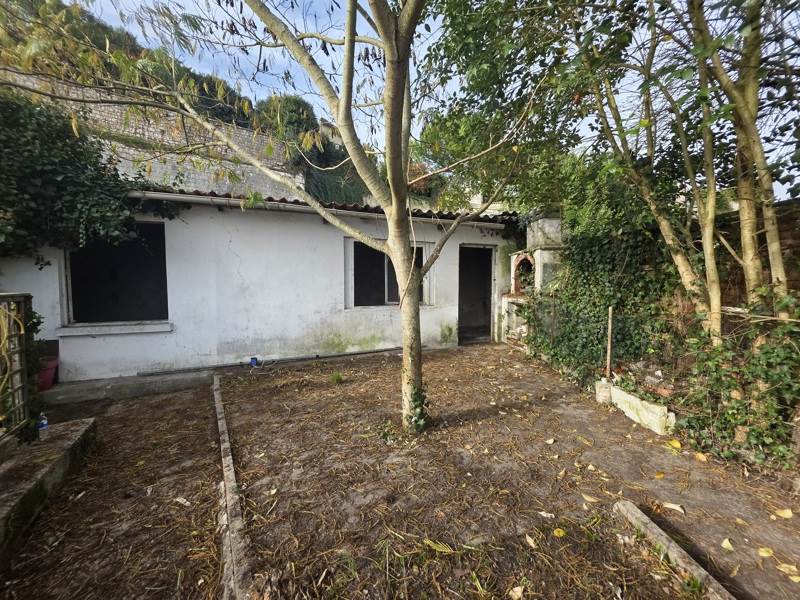 Vente Maison SAINTES - 5 pièces -124 m² - (17100)