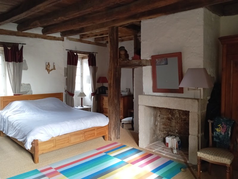 Vente Maison GOULLES - 7 pièces -240 m² - (19430)