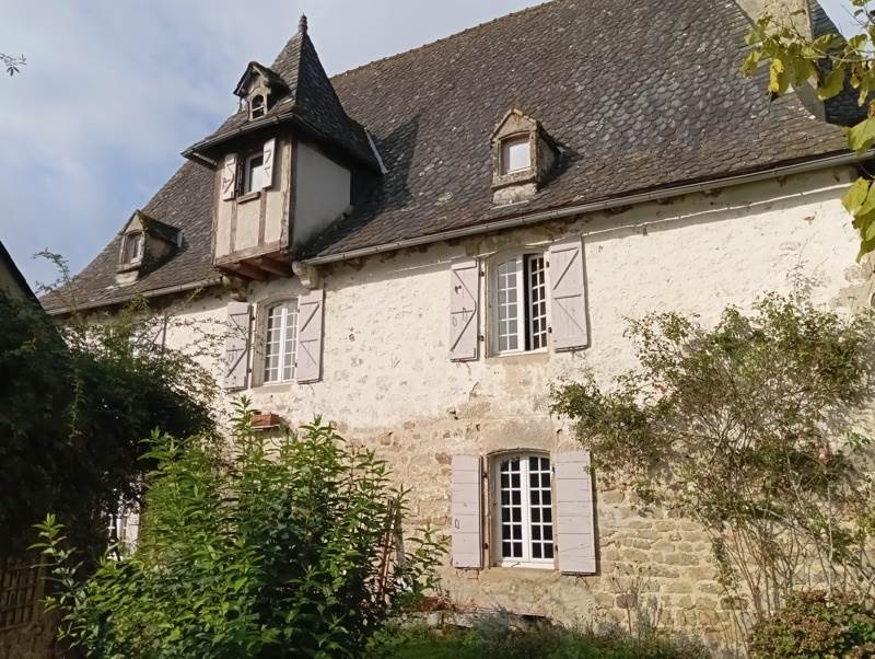 Vente Maison GOULLES - 7 pièces -240 m² - (19430)