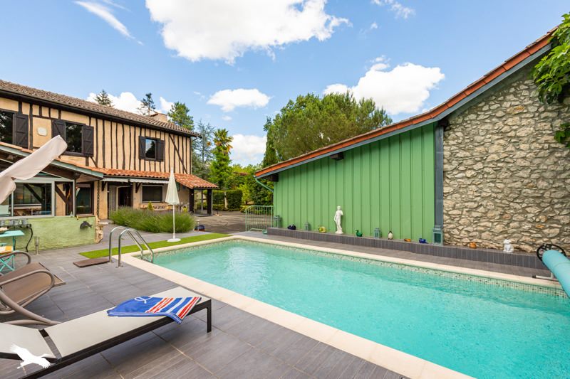 Maison 7 pièces 179 m² · à Larroque · 179 m² · 265 500 €