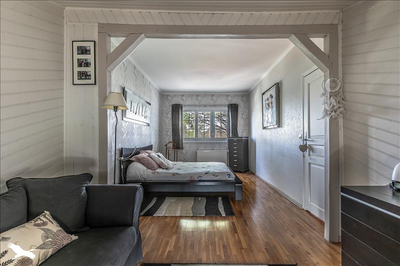 Vente Maison ST JEAN D ILLAC - 5 pièces -163 m² - (33127)