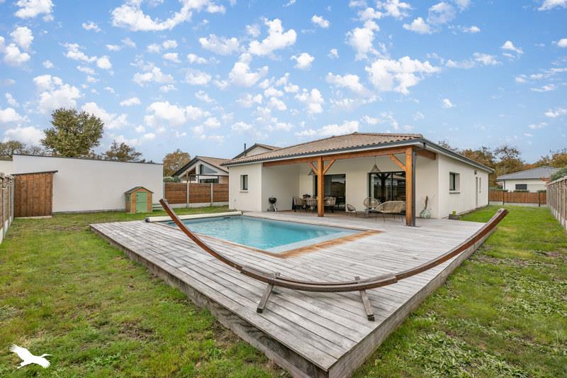 Vente Maison ST JEAN D ILLAC - 5 pièces -132 m² - (33127)