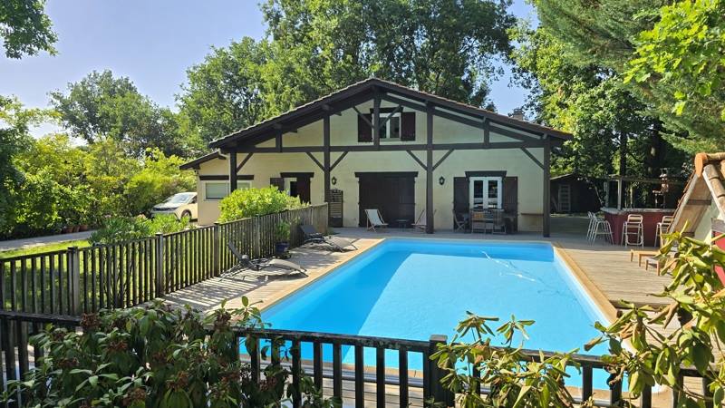 Vente Maison ST JEAN D ILLAC - 6 pièces -159 m² - (33127)