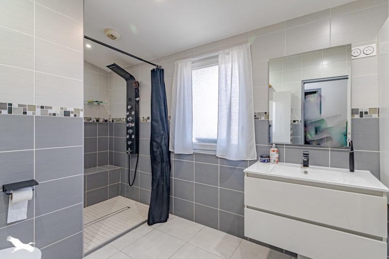 Vente Maison ARBANATS - 5 pièces -127 m² - (33640)