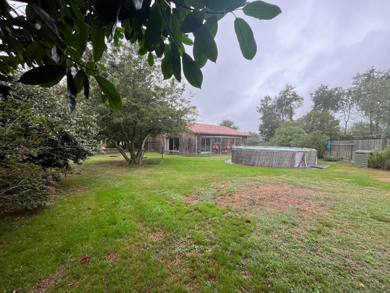 Vente Maison LANGOIRAN - 5 pièces -130 m² - (33550)