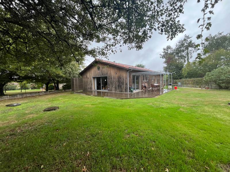Vente Maison LANGOIRAN - 5 pièces -130 m² - (33550)