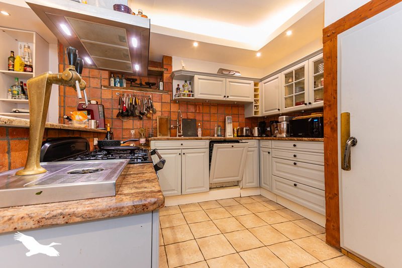Vente Appartement BAGNERES DE BIGORRE - 7 pièces -242 m² - (65200)