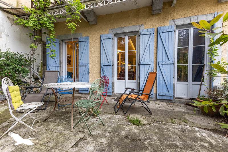 Vente Appartement BAGNERES DE BIGORRE - 7 pièces -242 m² - (65200)