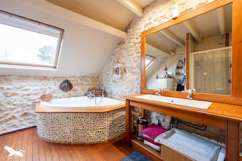 Vente Maison STE THORETTE - 7 pièces -145 m² - (18500)