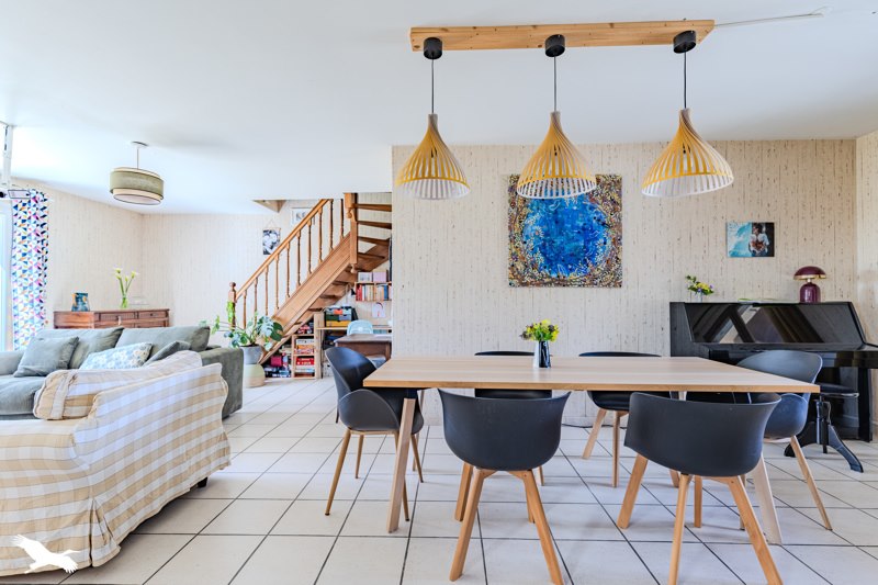 Vente Maison POMPIGNAC - 7 pièces -145 m² - (33370)