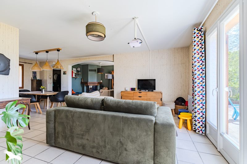 Vente Maison POMPIGNAC - 7 pièces -145 m² - (33370)