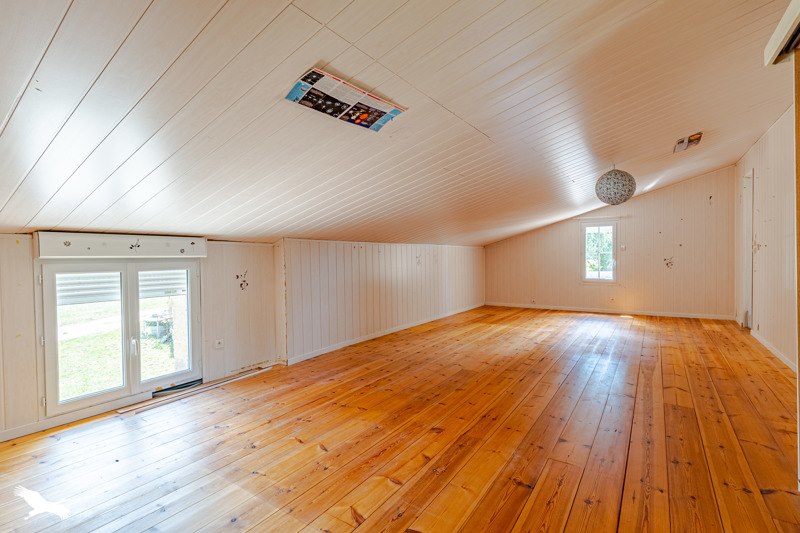 Vente Maison ST GERMAIN DU PUCH - 10 pièces -335 m² - (33750)