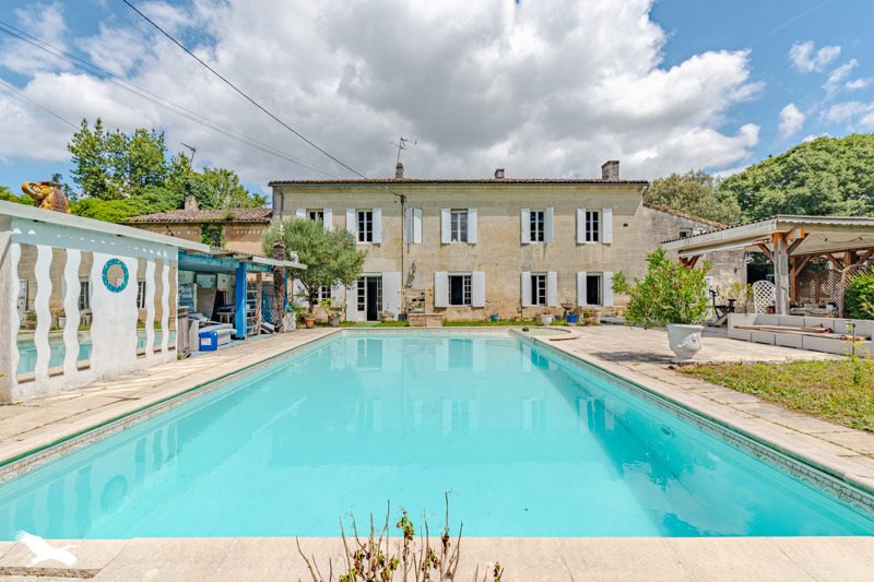 Vente Maison ST GERMAIN DU PUCH - 10 pièces -335 m² - (33750)