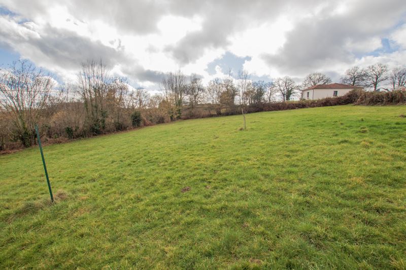 Vente Maison PEYRILHAC - 2 pièces -30 m² - (87510)