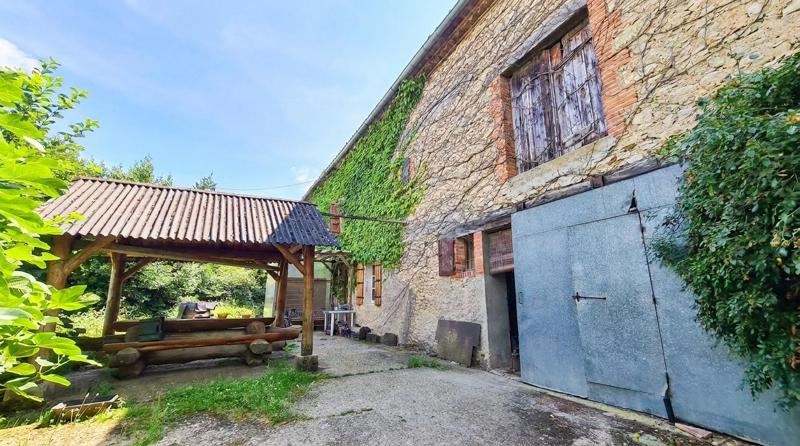 Maison 7 pièces 169 m² · à Saint-Julien-du-Puy · 169 m² · 148 000 €