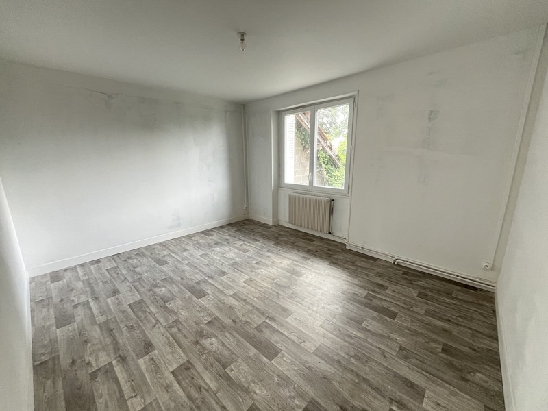 Vente Maison LES SALLES LAVAUGUYON - 8 pièces -158 m² - (87440)