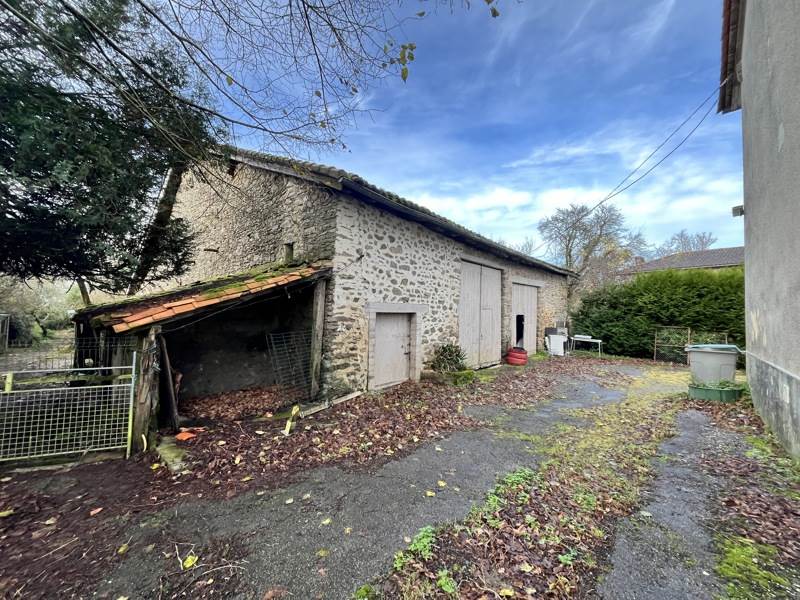 Vente Maison LES SALLES LAVAUGUYON - 8 pièces -158 m² - (87440)
