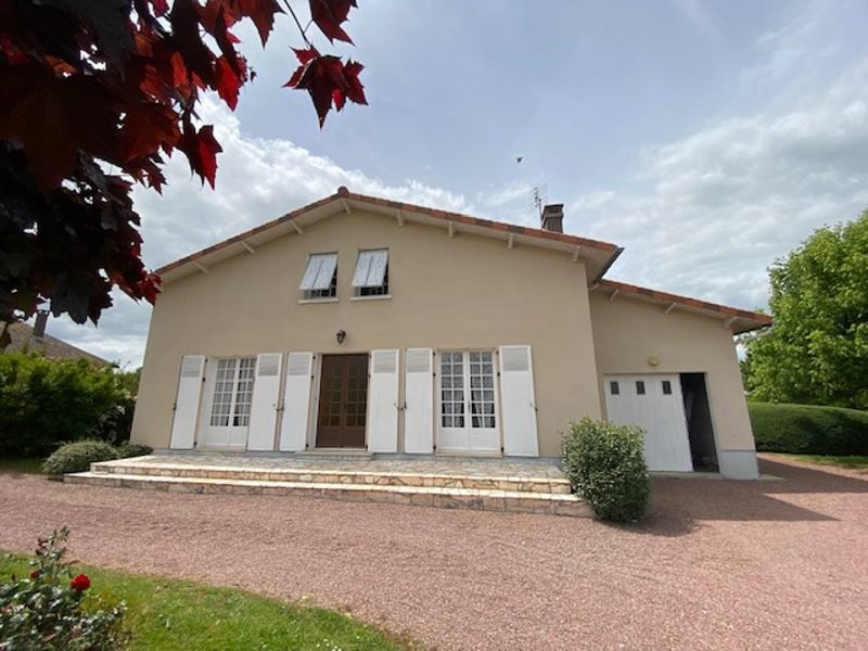Vente Maison CHASSENON - 5 pièces -110 m² - (16150)