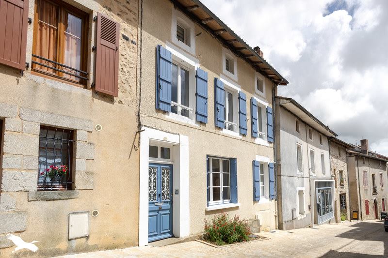 Vente Maison ROCHECHOUART - 6 pièces -184 m² - (87600)