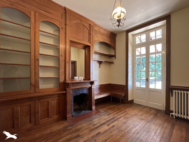 Vente Maison CHABANAIS - 10 pièces -247 m² - (16150)