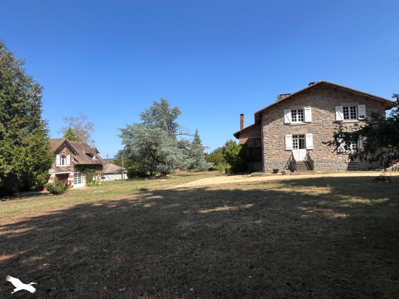 Vente Maison CHABANAIS - 10 pièces -247 m² - (16150)