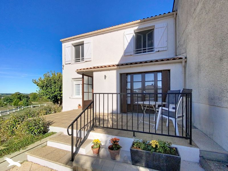 Vente Maison Chabanais - 5 pièces -105 m² - (16150)