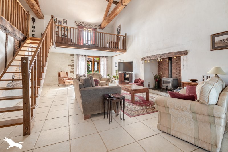 Vente Maison Rochechouart - 19 pièces -375 m² - (87600)