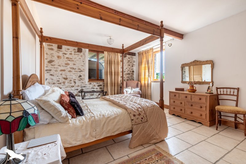 Vente Maison Rochechouart - 19 pièces -375 m² - (87600)