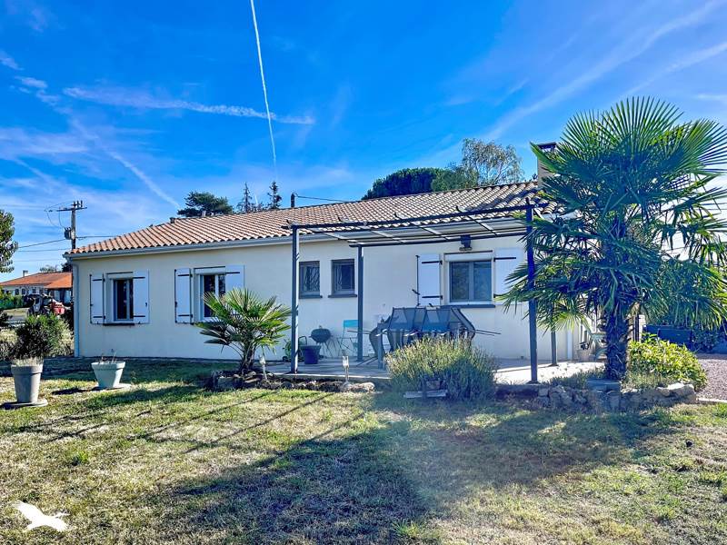 Vente Maison Chabanais 16150 5 pièces - 95 m²