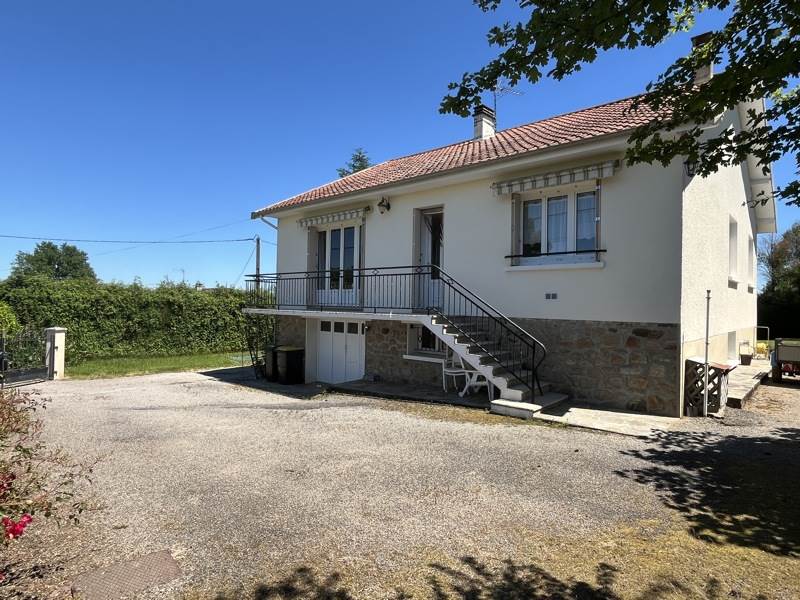 Vente Maison CHASSENON - 5 pièces -101,6 m² - (16150)
