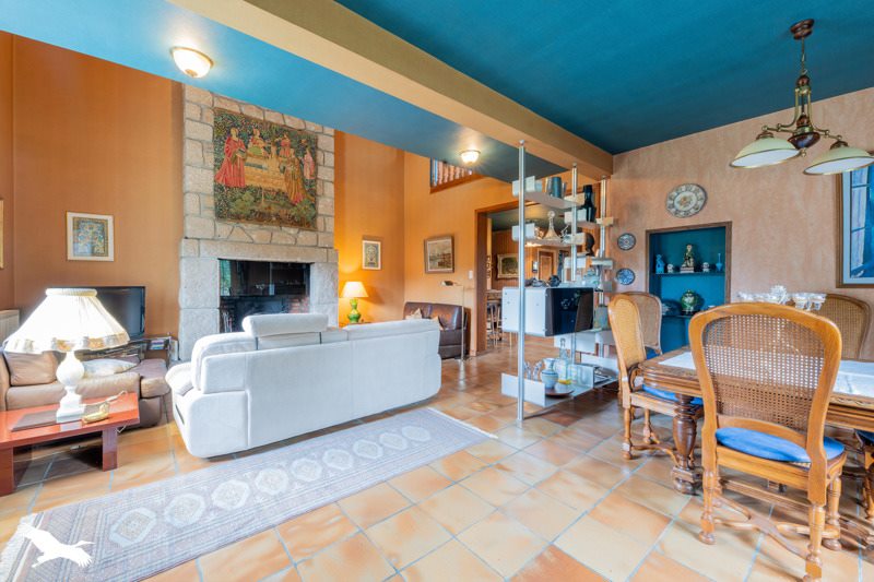 Vente Maison CLERGOUX - 8 pièces -169 m² - (19320)