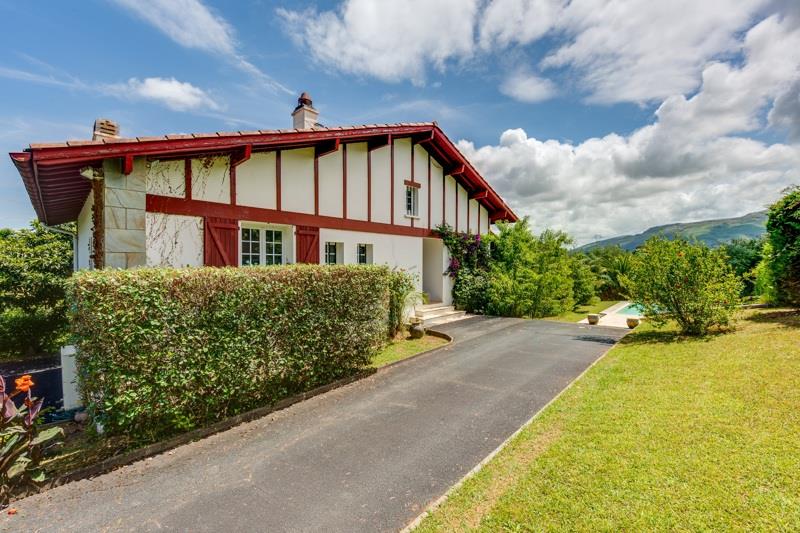 Maison 7 pièces 220 m² · à Urrugne · 220 m² · 1 190 000 €