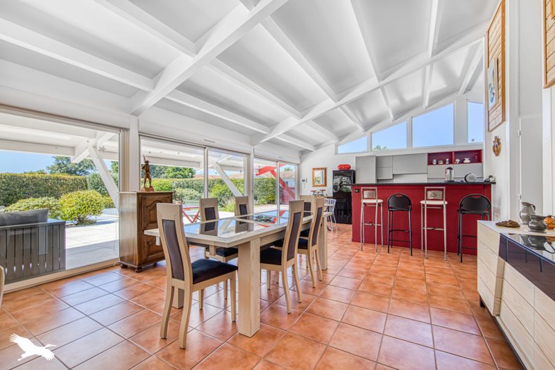 Vente Maison AUDENGE - 6 pièces -133 m² - (33980)