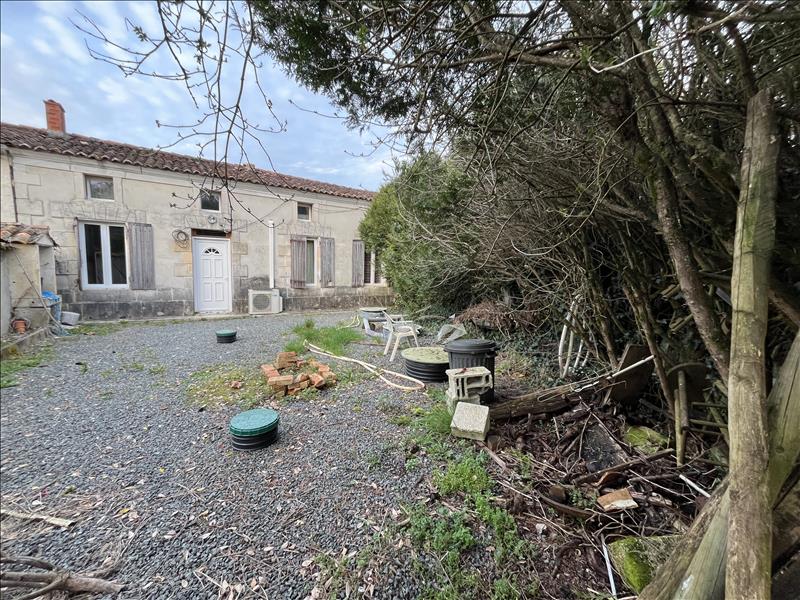 Vente Maison SONNAC - 7 pièces -153 m² - (17160)