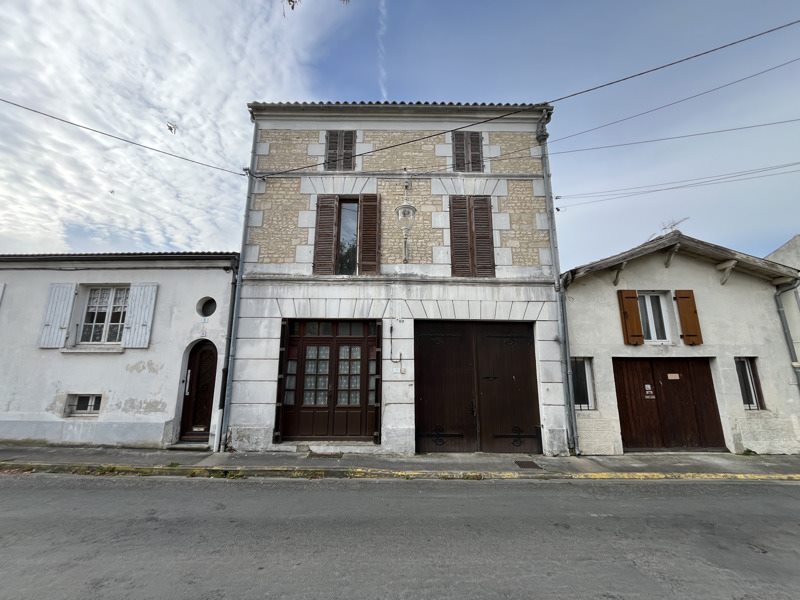 Vente Maison MATHA - 5 pièces -101 m² - (17160)