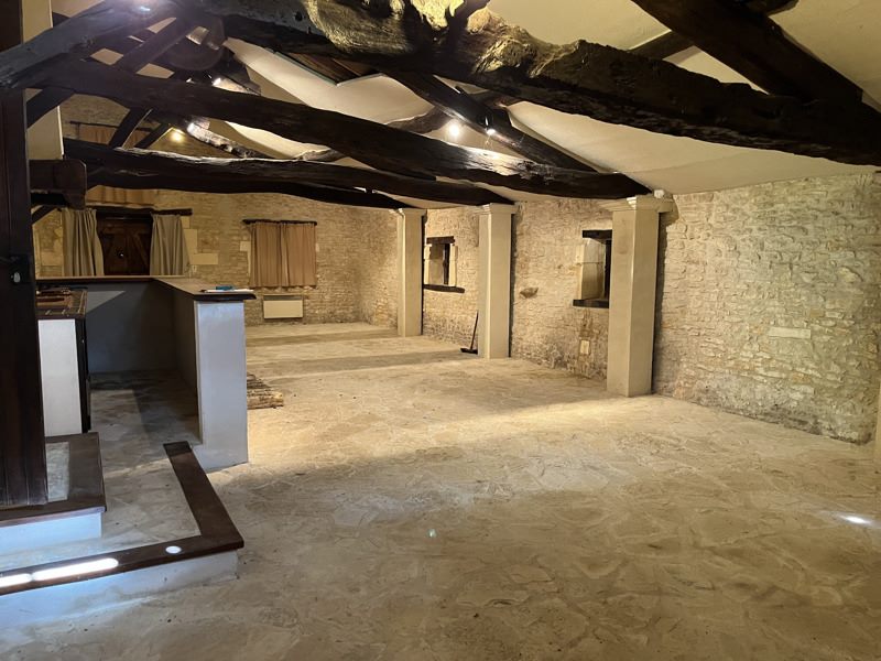 Vente Maison MIGRON - 5 pièces -209 m² - (17770)