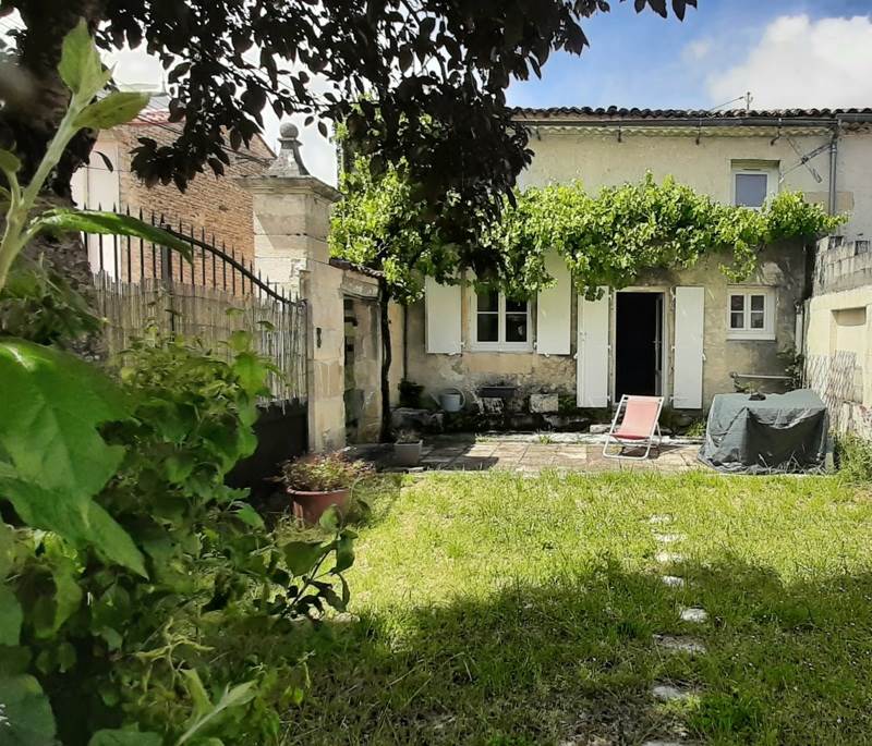 Vente Maison VARAIZE - 3 pièces -74 m² - (17400)