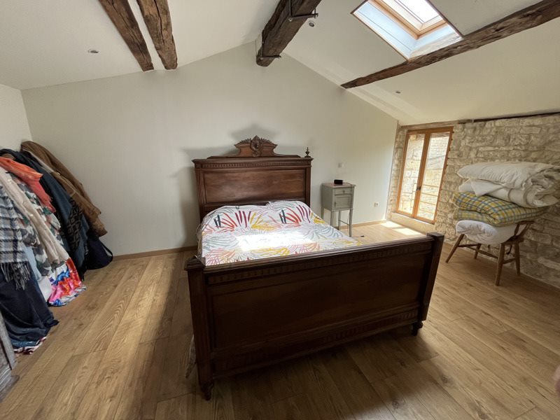 Vente Maison LOUZIGNAC - 8 pièces -214 m² - (17160)