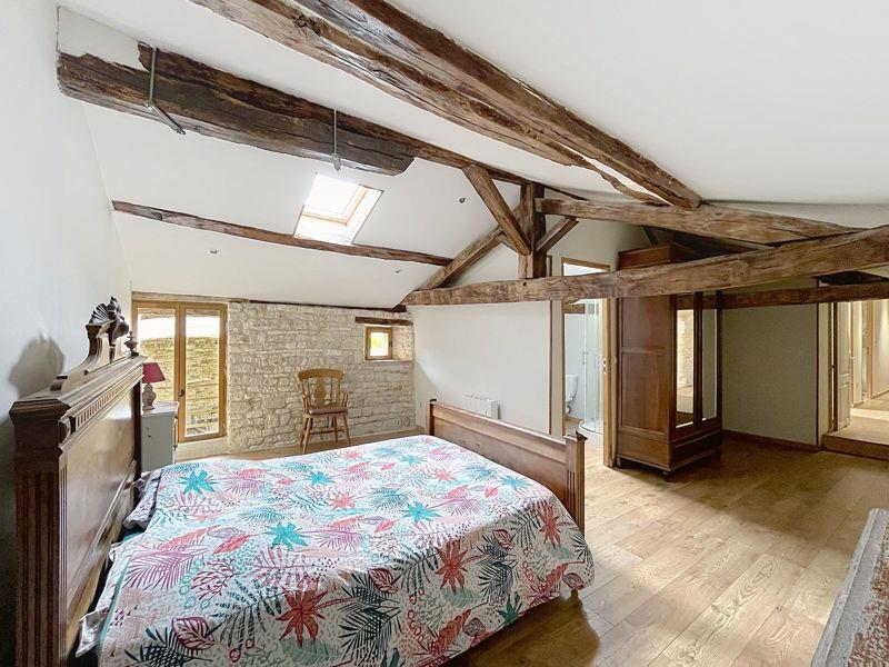 Vente Maison Louzignac - 8 pièces -204 m² - (17160)