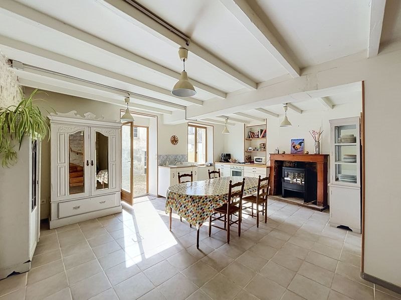 Vente Maison Louzignac 17160 8 pièces - 204 m²
