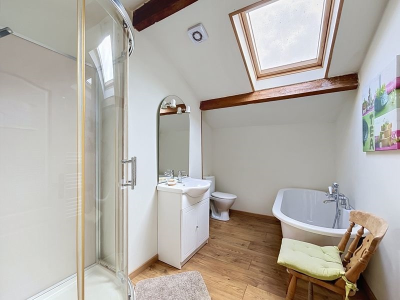 Vente Maison Louzignac - 8 pièces -204 m² - (17160)